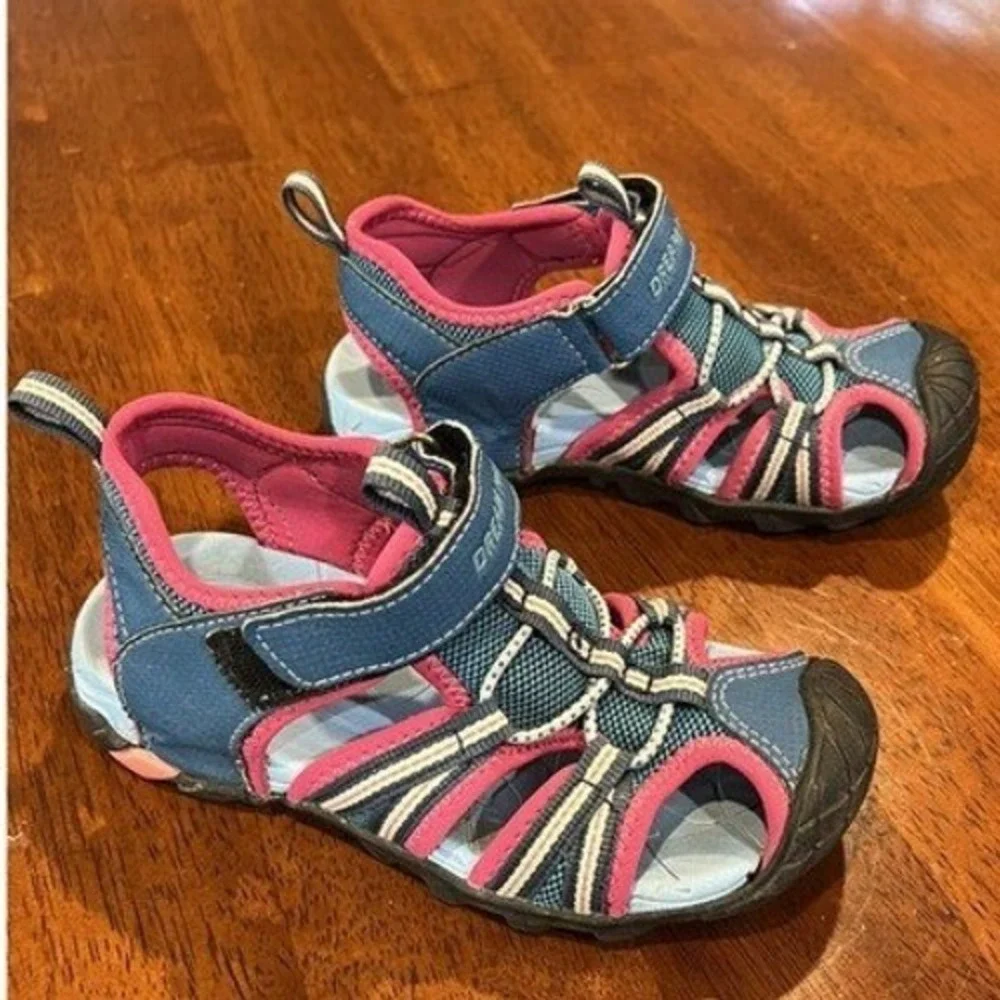 Dream Pairs adventure awaits